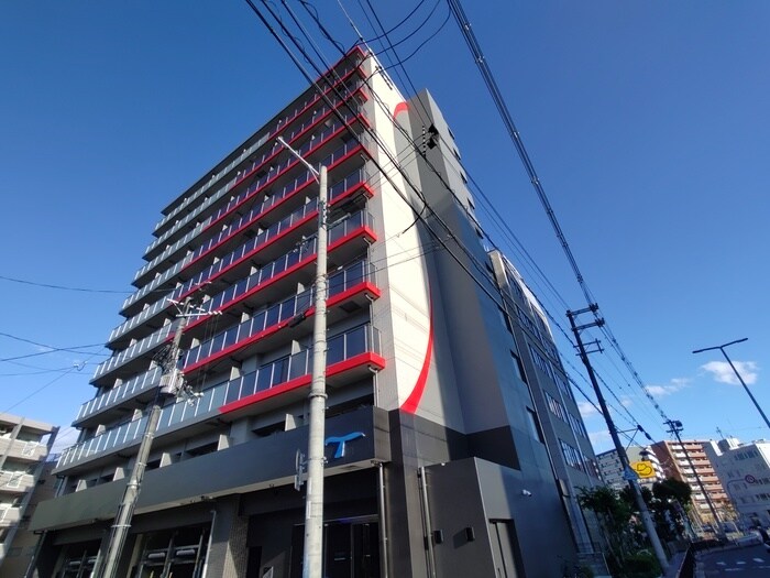 セレニテ江坂エクラの物件外観写真