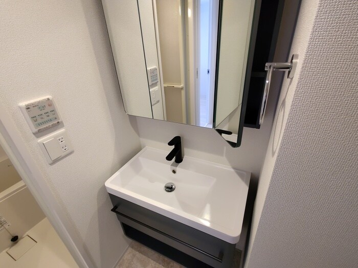 セレニテ江坂エクラの物件内観写真