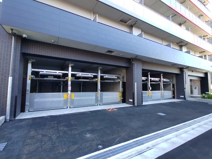 セレニテ江坂エクラの物件外観写真