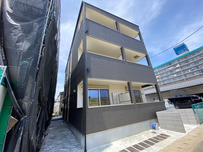 ジーメゾン伏見エルデの物件外観写真