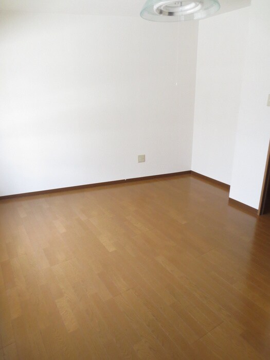 岩本マンションの物件内観写真