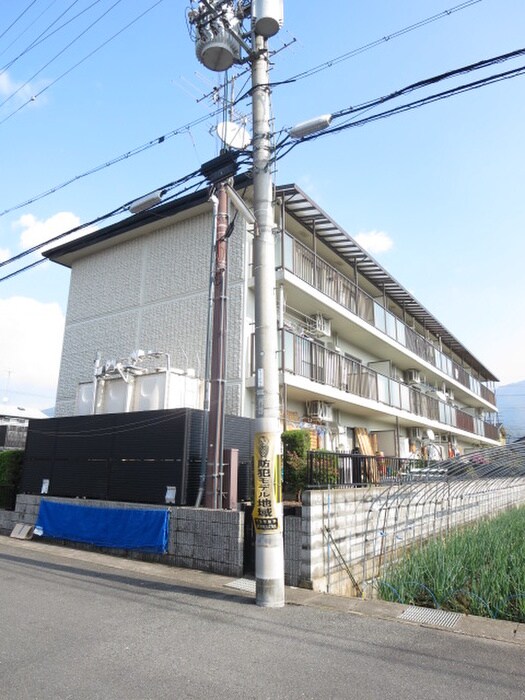 ヒルズ宝ケ池の物件外観写真