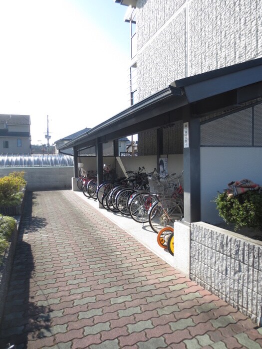 ヒルズ宝ケ池の物件外観写真