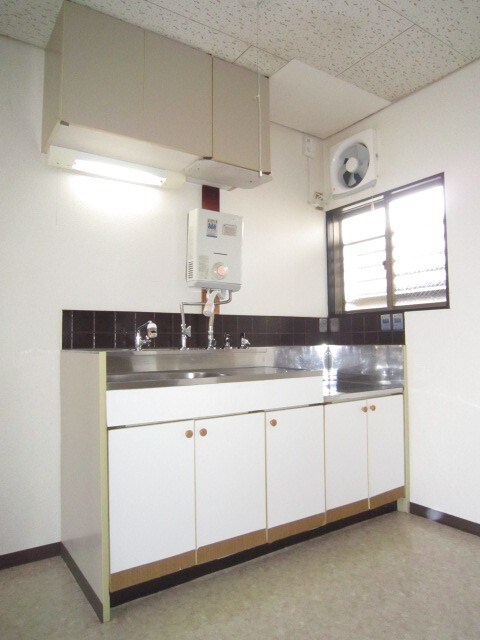 ドミ－ル厨子奥Ａ棟の物件内観写真