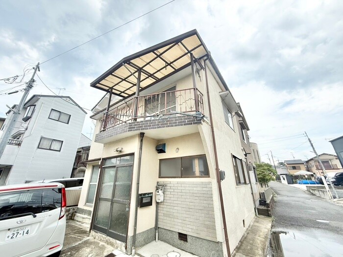 小倉町西山11-113貸家の物件外観写真