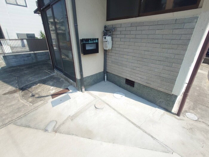 小倉町西山11-113貸家の物件外観写真