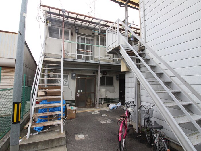 スリーコーポの物件外観写真