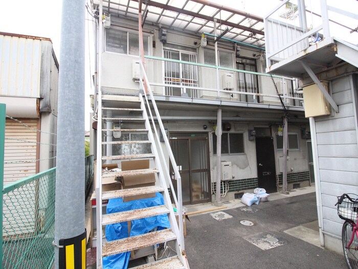 スリーコーポの物件外観写真