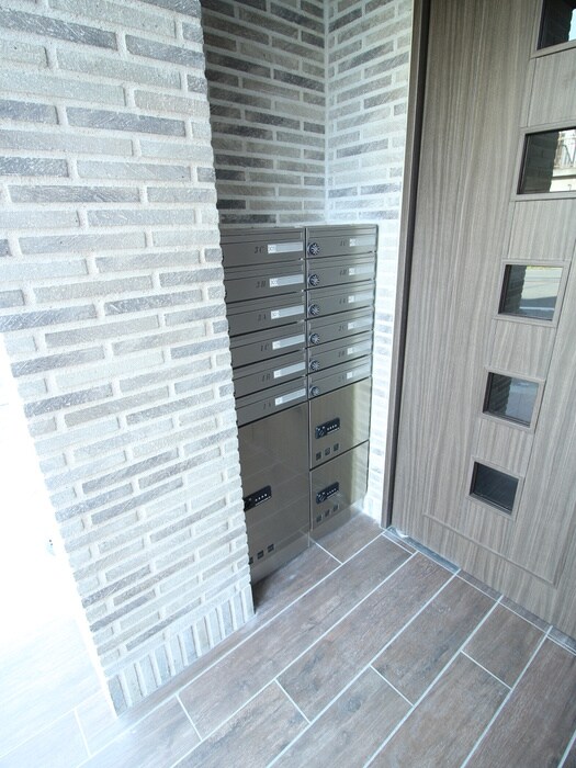 アーリーズ大宮通の物件外観写真