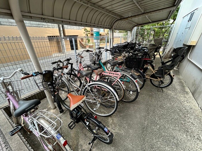 フロ－ライト緑地公園の物件外観写真