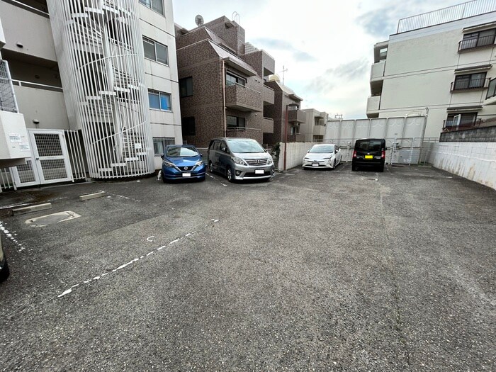 フロ－ライト緑地公園の物件外観写真