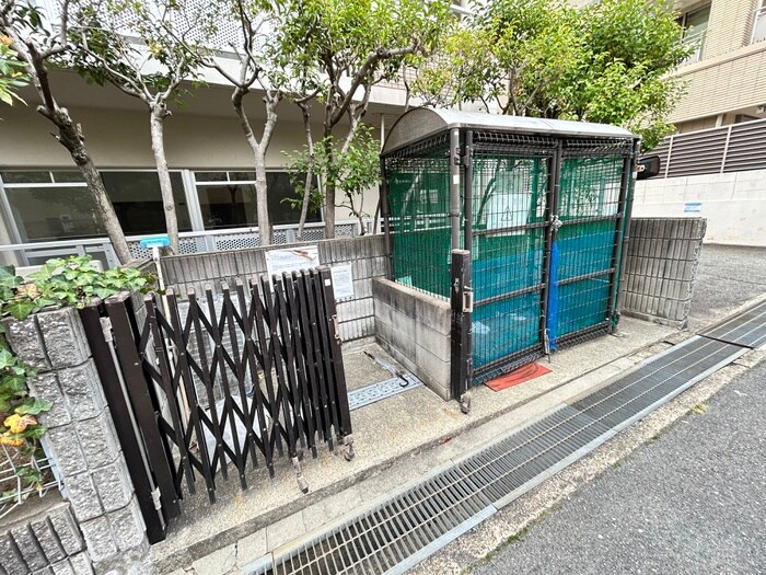 フロ－ライト緑地公園の物件外観写真