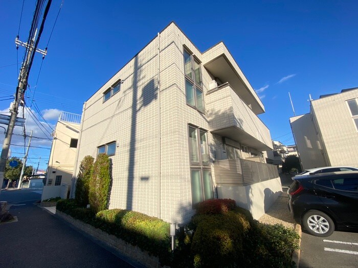 プロヴァンスコートの物件外観写真