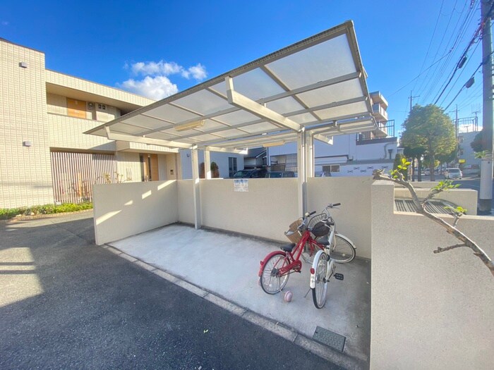 プロヴァンスコートの物件外観写真