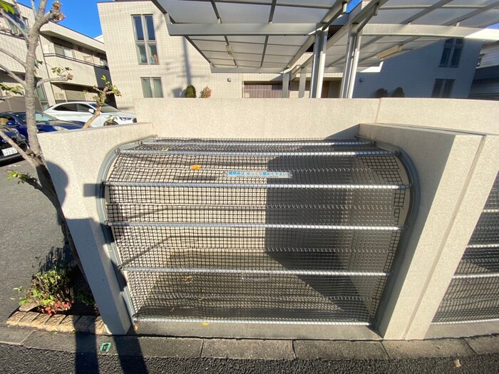 プロヴァンスコートの物件外観写真