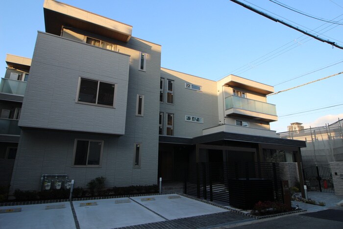 グラサ真田山の物件外観写真