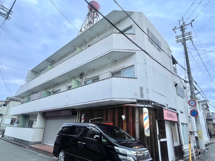 ホワイトハウスの物件外観写真