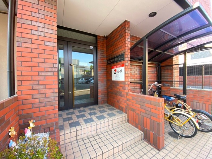 メゾン・ド・ジュネスの物件外観写真