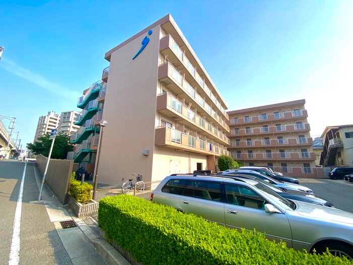 ユニテソリステ津門川の物件外観写真