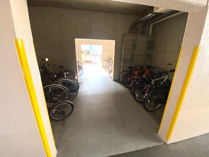 ユニテソリステ津門川の物件外観写真