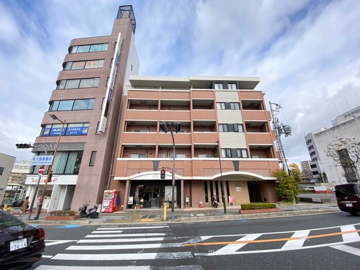 コンソラーレの物件外観写真