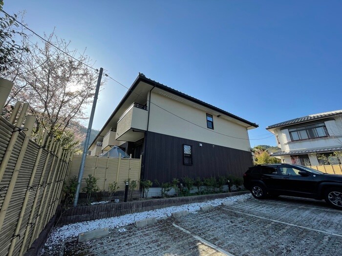 花のワルツ嵯峨の物件外観写真