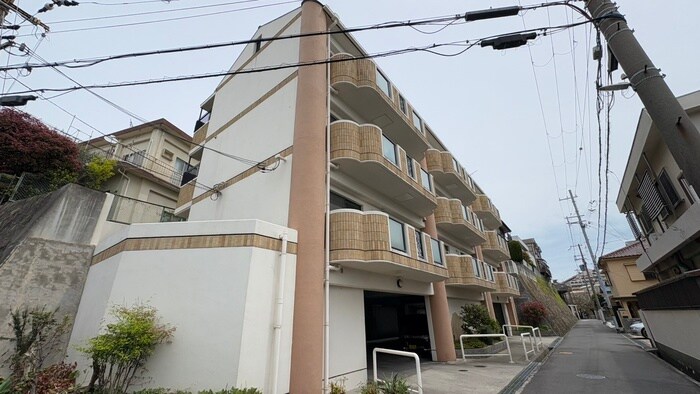 ベルシャンテ美山台の物件外観写真