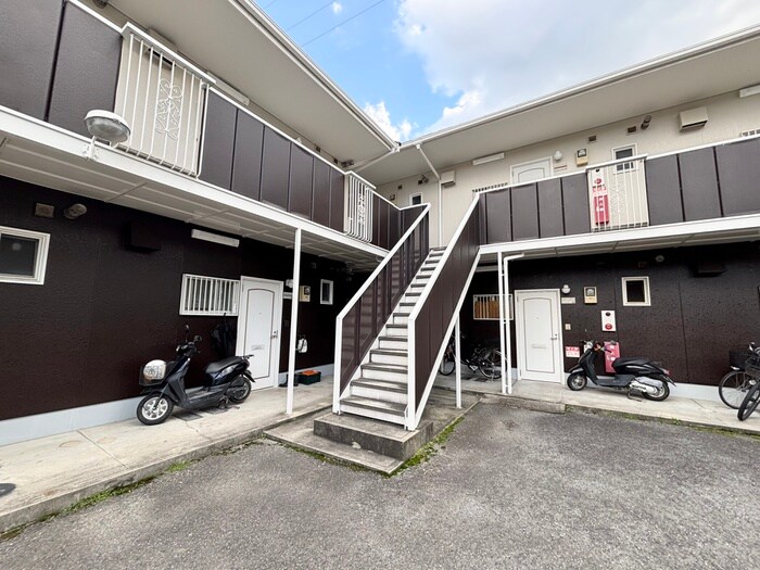 宮之川原サンハイツの物件外観写真