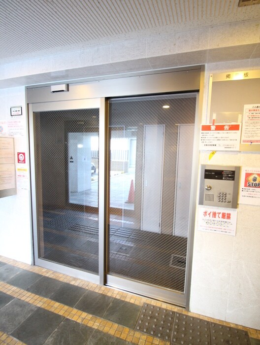 ティムール九条の物件外観写真