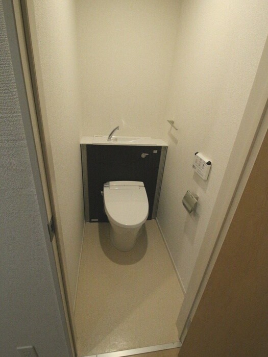 オエステ・コンドミニオの物件内観写真