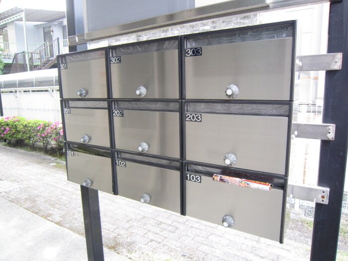 サンビレッジ摂津Ａ棟の物件外観写真