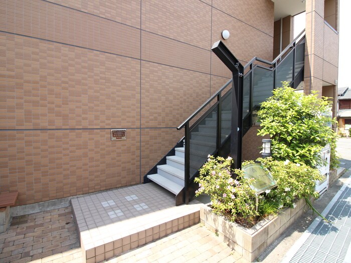 メゾン　ラ・フィ－ネの物件外観写真