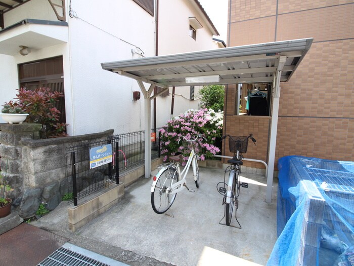 メゾン　ラ・フィ－ネの物件外観写真