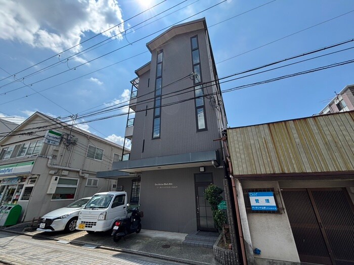 グリュ－ネバルト桃山の物件外観写真