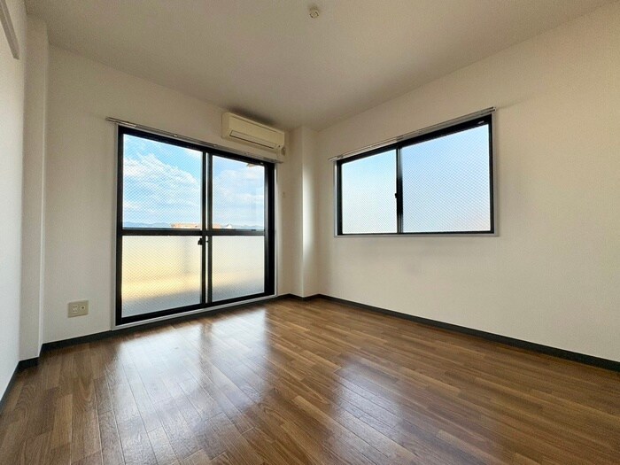 グリュ－ネバルト桃山の物件内観写真