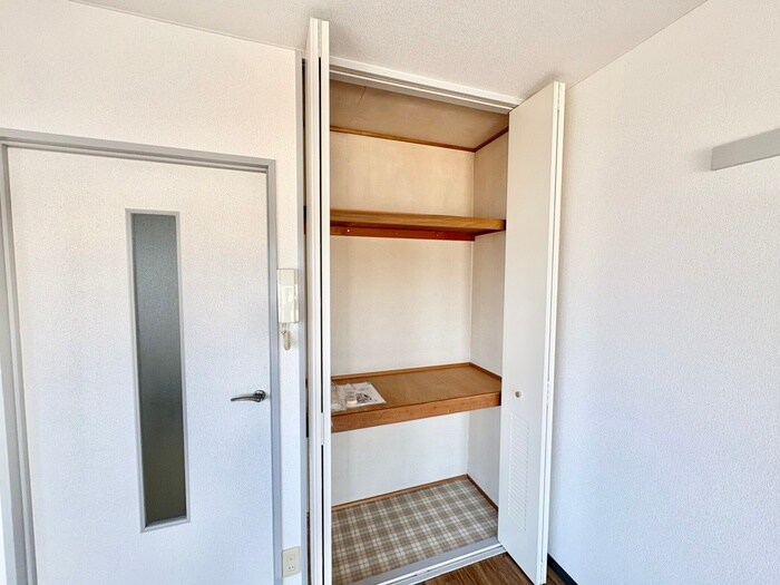 グリュ－ネバルト桃山の物件内観写真