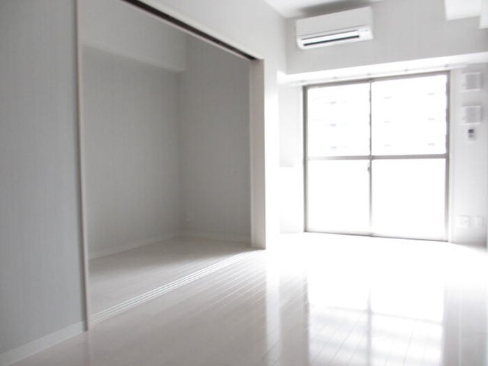 ｴﾚｶﾞﾝﾄﾚｼﾞﾃﾞﾝｽの物件内観写真