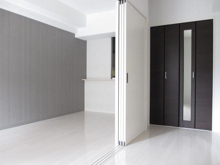 ｴﾚｶﾞﾝﾄﾚｼﾞﾃﾞﾝｽの物件内観写真