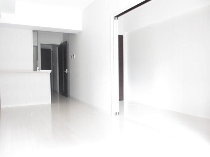 ｴﾚｶﾞﾝﾄﾚｼﾞﾃﾞﾝｽの物件内観写真