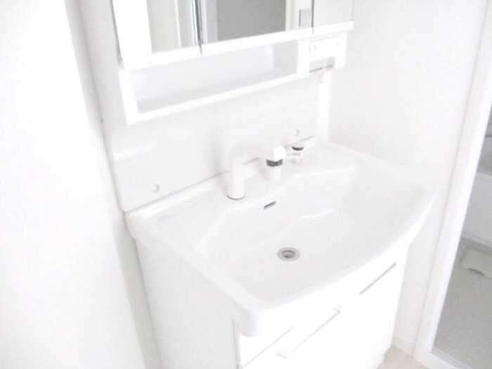 ｴﾚｶﾞﾝﾄﾚｼﾞﾃﾞﾝｽの物件内観写真