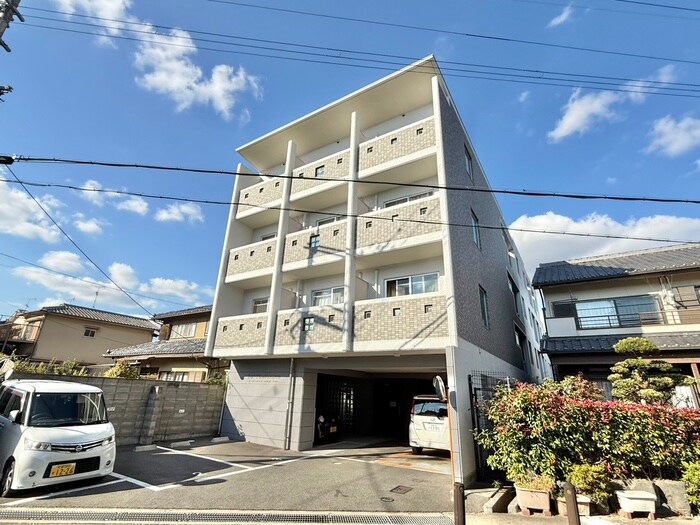 ラ・タミデンスの物件外観写真