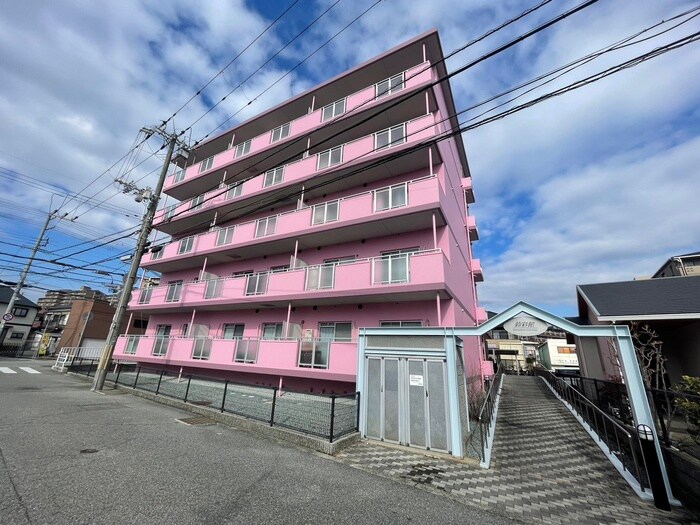 鈴彩館の物件外観写真