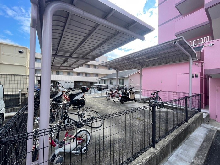 鈴彩館の物件外観写真