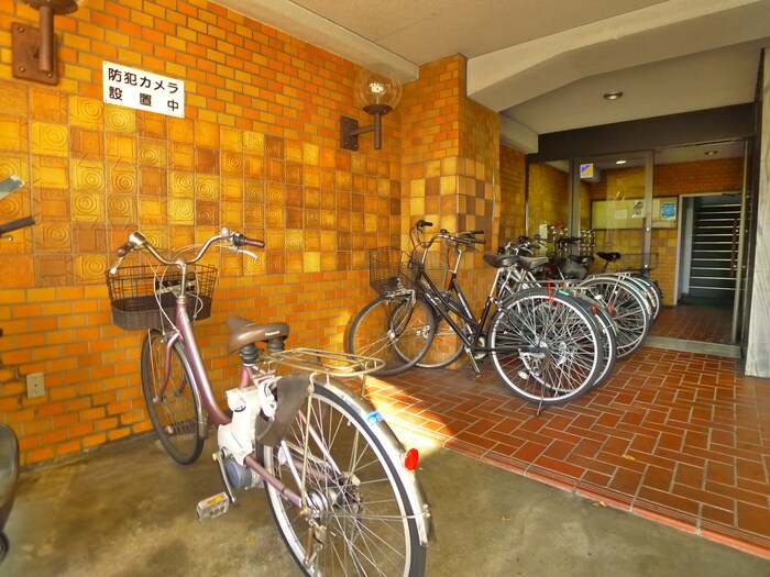 プラザパルマンションの物件外観写真