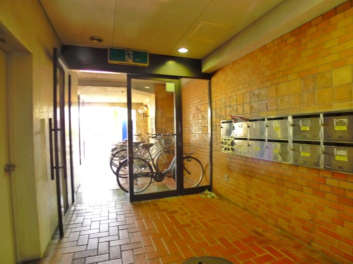 プラザパルマンションの物件外観写真