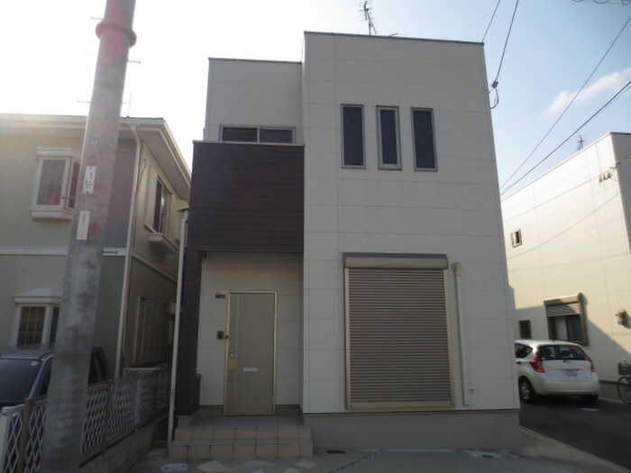 ﾌｼﾞﾊﾟﾚｽ戸建賃貸法善寺12号室の物件外観写真