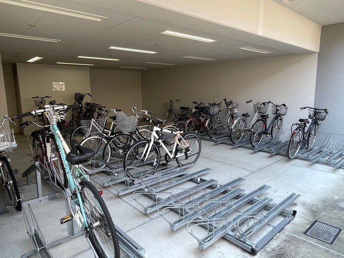 クレア・ド・ル－ン伊丹の物件外観写真