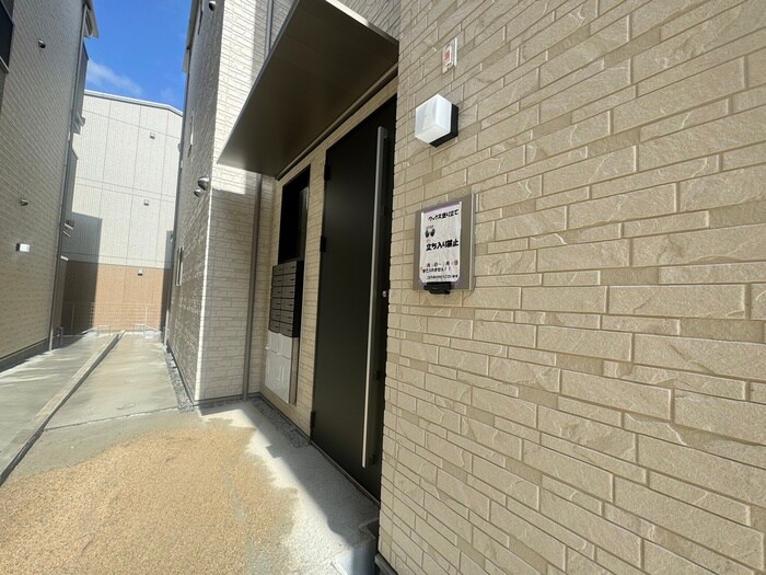 F asecia laniの物件外観写真