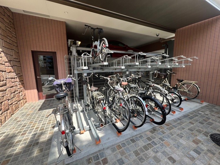 プレジオ緑地公園の物件外観写真