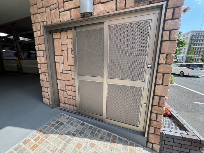 プレジオ緑地公園の物件外観写真